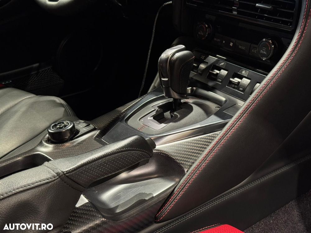 Nissan GT-R - 18