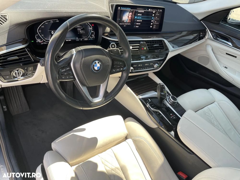 BMW Seria 5 530e Aut. Luxury Line - 14