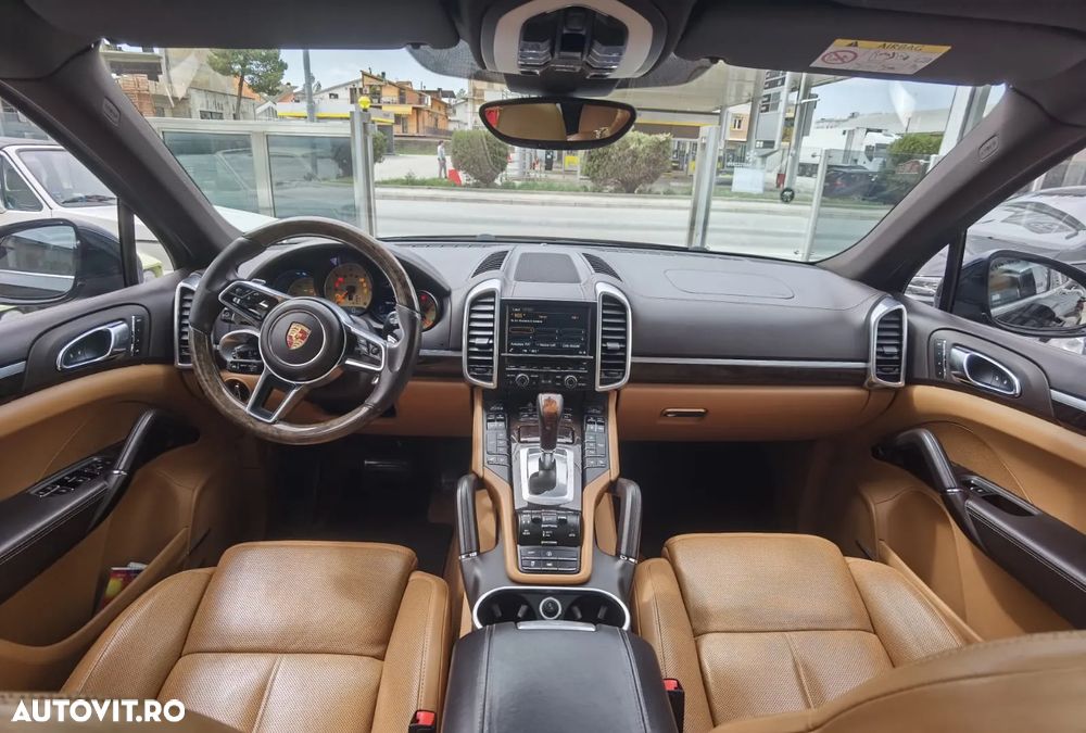 Porsche Cayenne - 7