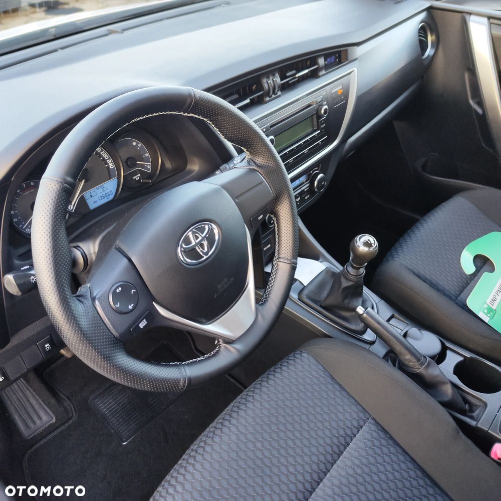 Toyota Auris - 10