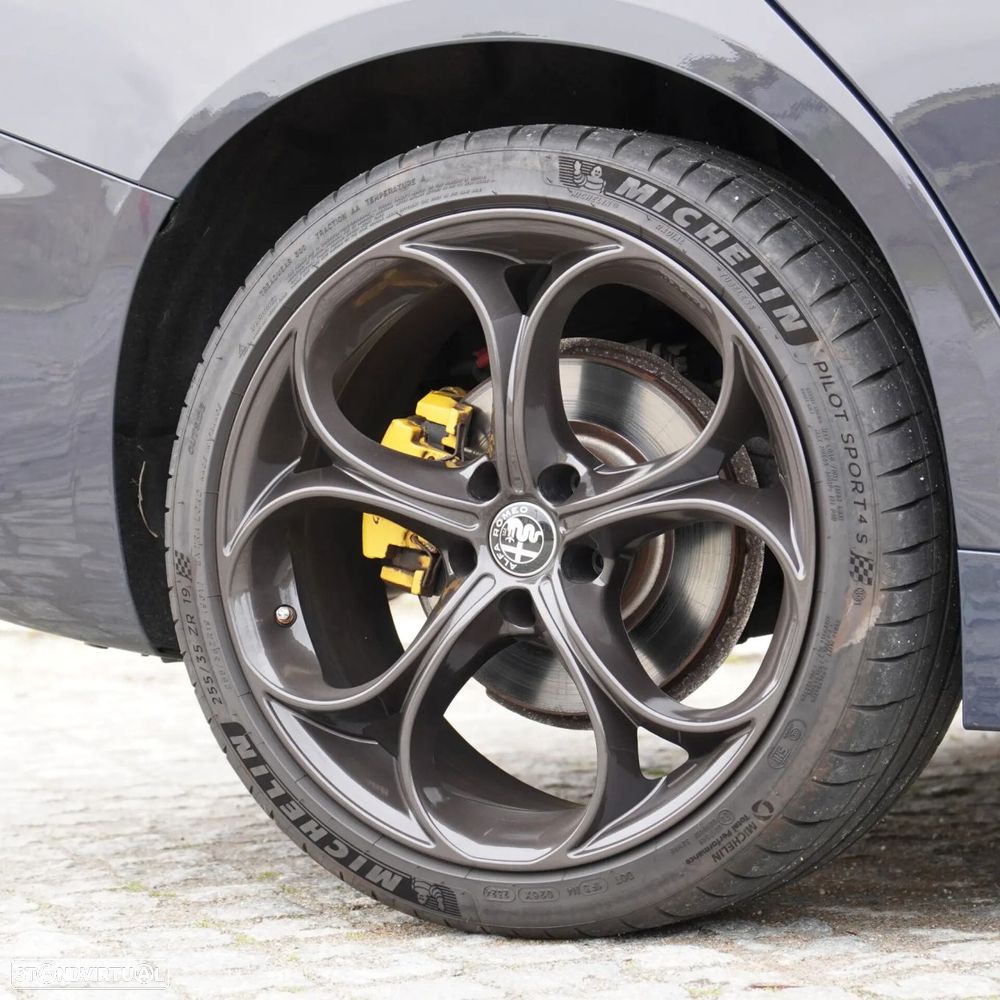 Alfa Romeo Giulia 2.2 D AT8 - 9