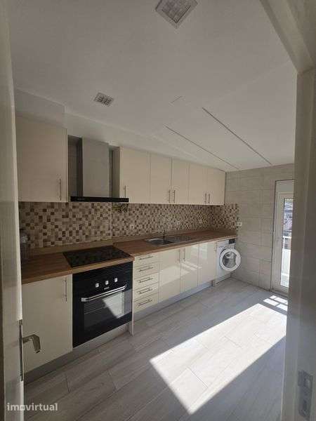 Arrendo apartamento T3 no Feijo - Grande imagem: 2/12