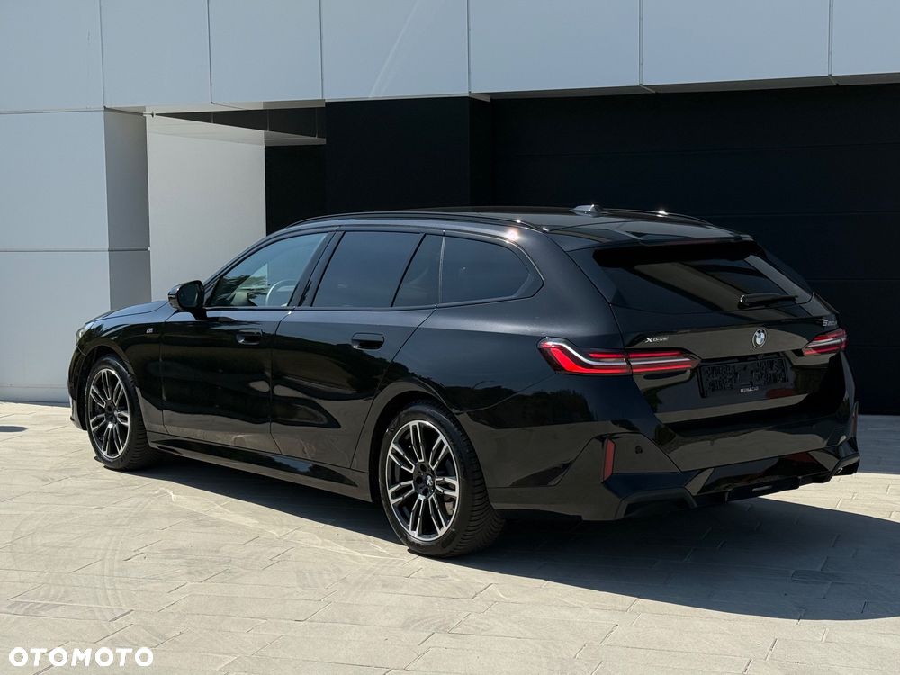 BMW Seria 5 520d xDrive Touring - 28