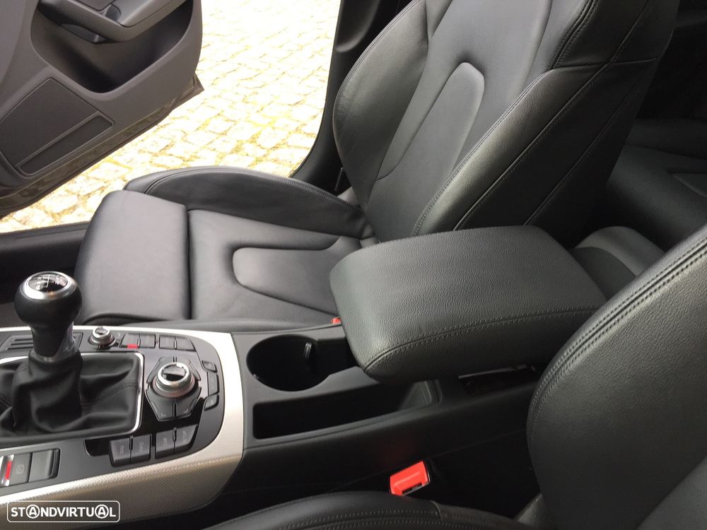 Audi A4 2.0 TDI Business Line S-line - 17