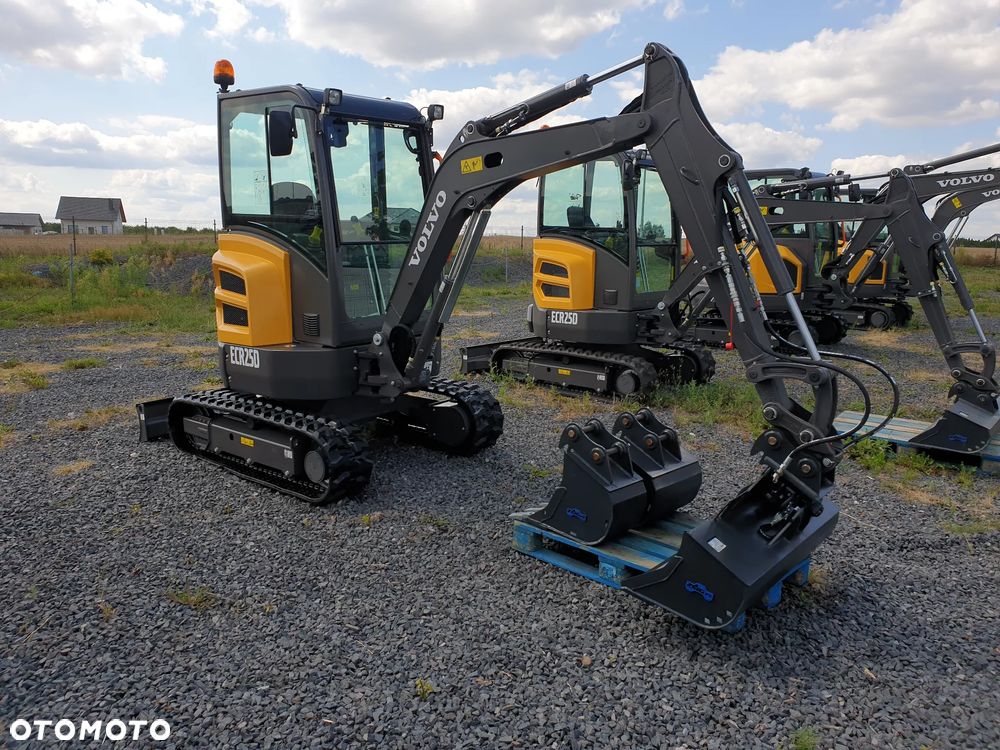 Volvo ECR25D NOWA DOSTĘPNA OD RĘKI, SZYBKOZŁĄCZE, DŁUGIE RAMIĘ, OBRÓT W OBRYSIE - 2