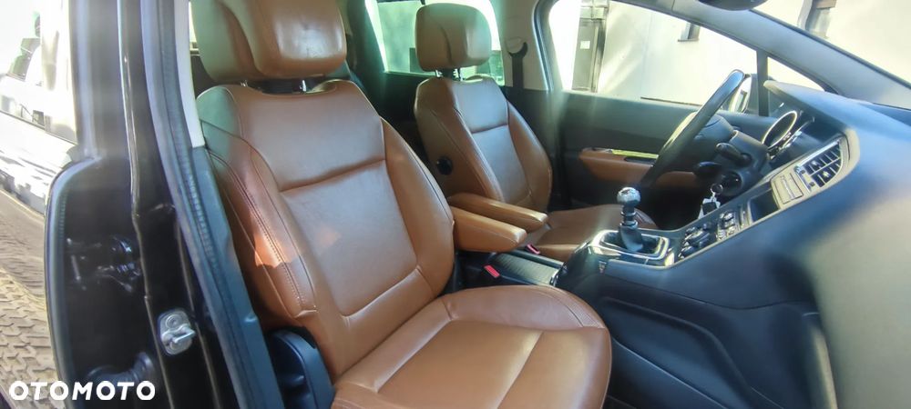 Peugeot 5008 1.6 THP Premium + - 18