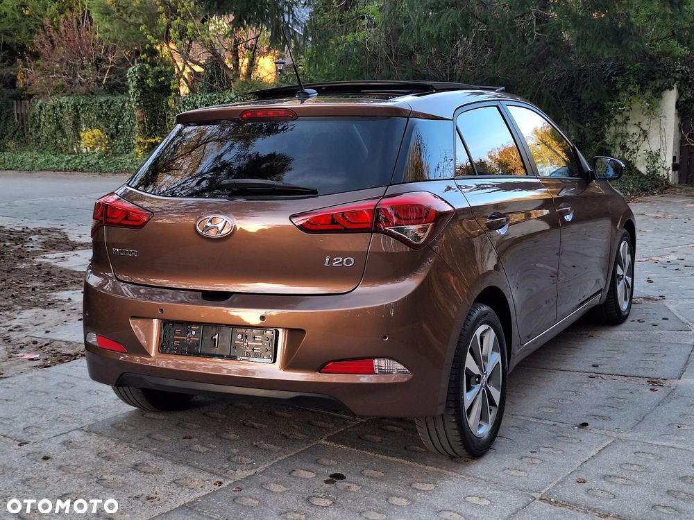 Hyundai i20 1.4 YES Gold - 14