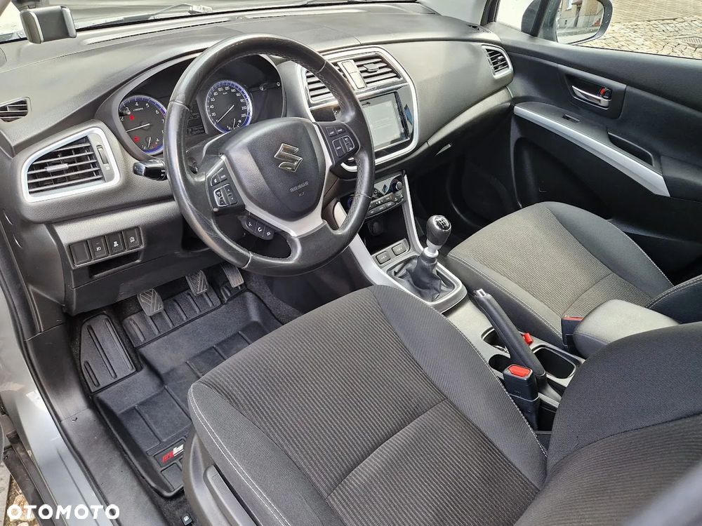 Suzuki SX4 1.6 Premium - 22