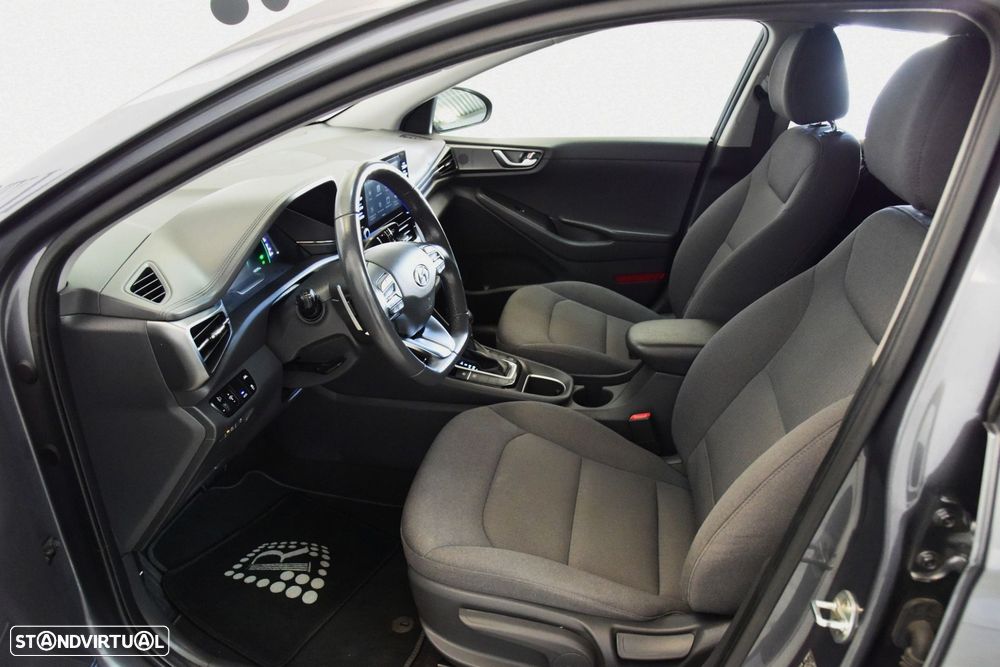 Hyundai Ioniq - 16