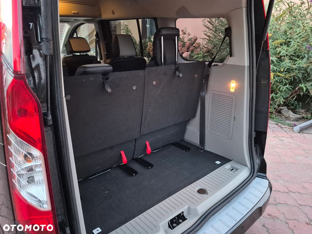 Ford Tourneo Connect Grand - 17