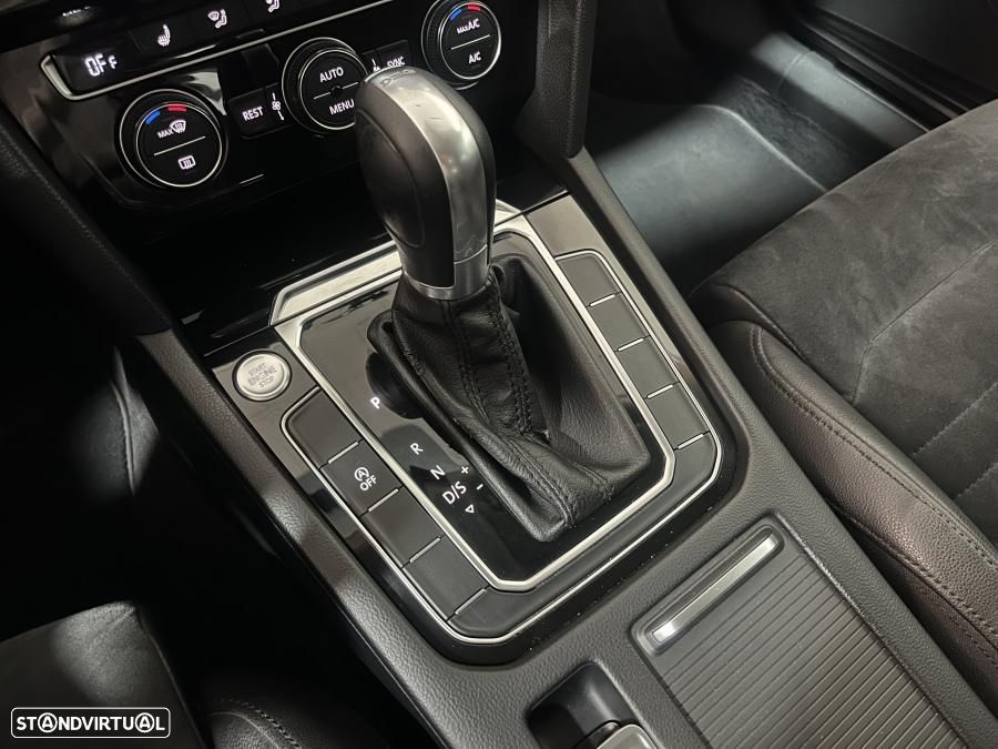 VW Passat Variant 2.0 TDi Highline DSG - 20