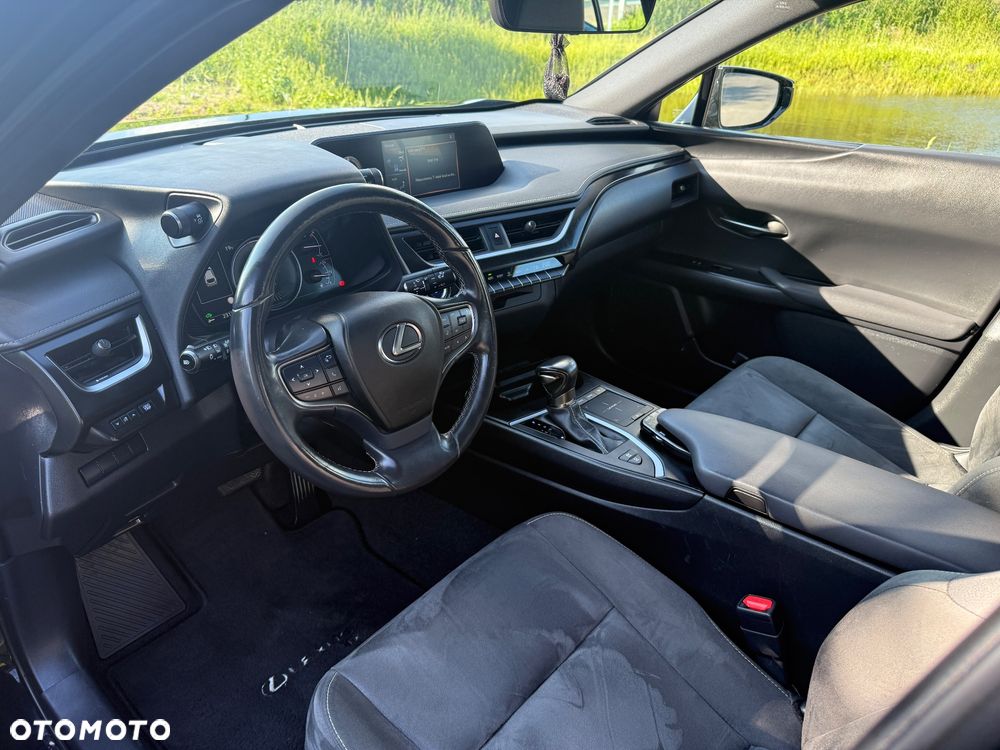 Lexus UX 250h Elegance 2WD - 15