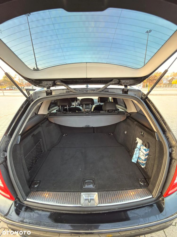 Mercedes-Benz Klasa C 220 CDI BlueEff Avantgarde - 24