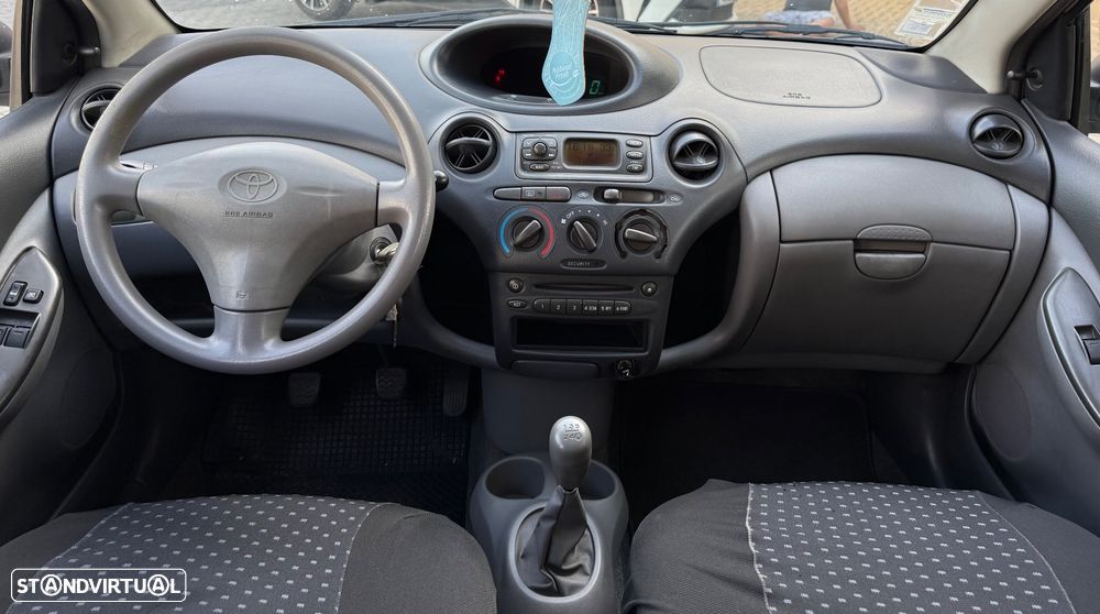 Toyota Yaris 1.0 Sol - 13