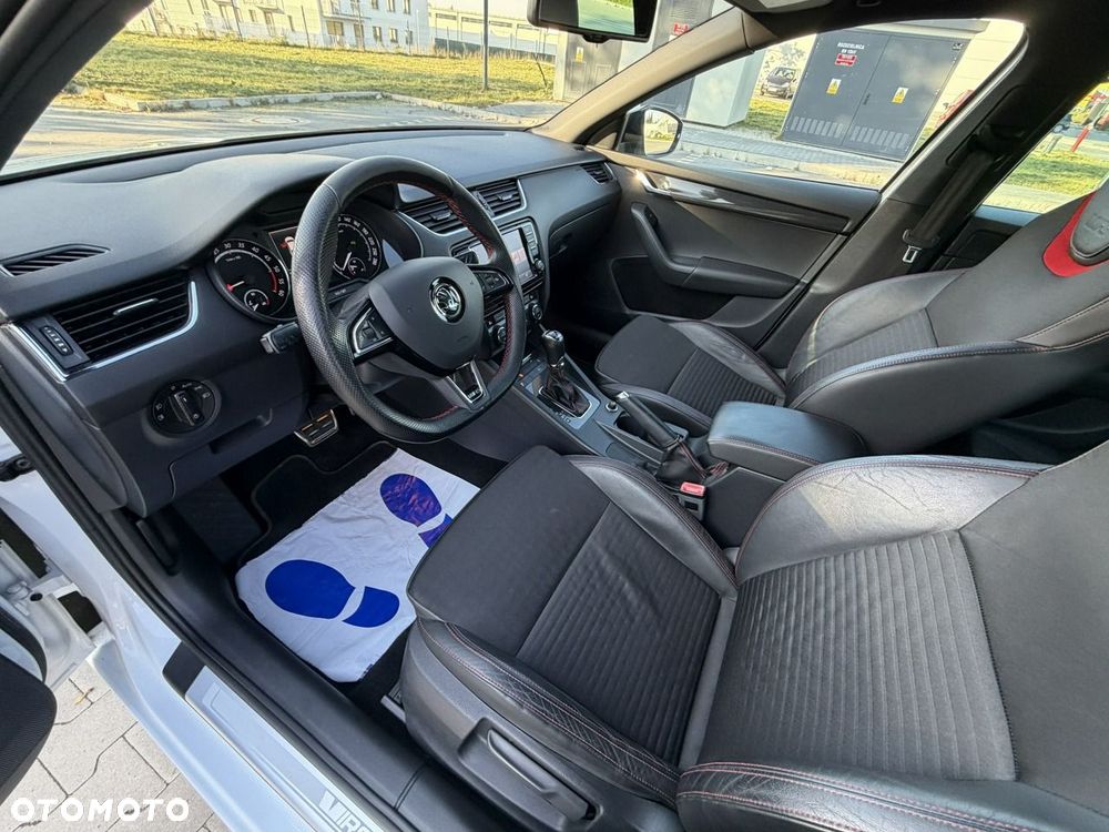 Skoda Octavia 2.0 TDI DSG RS - 18