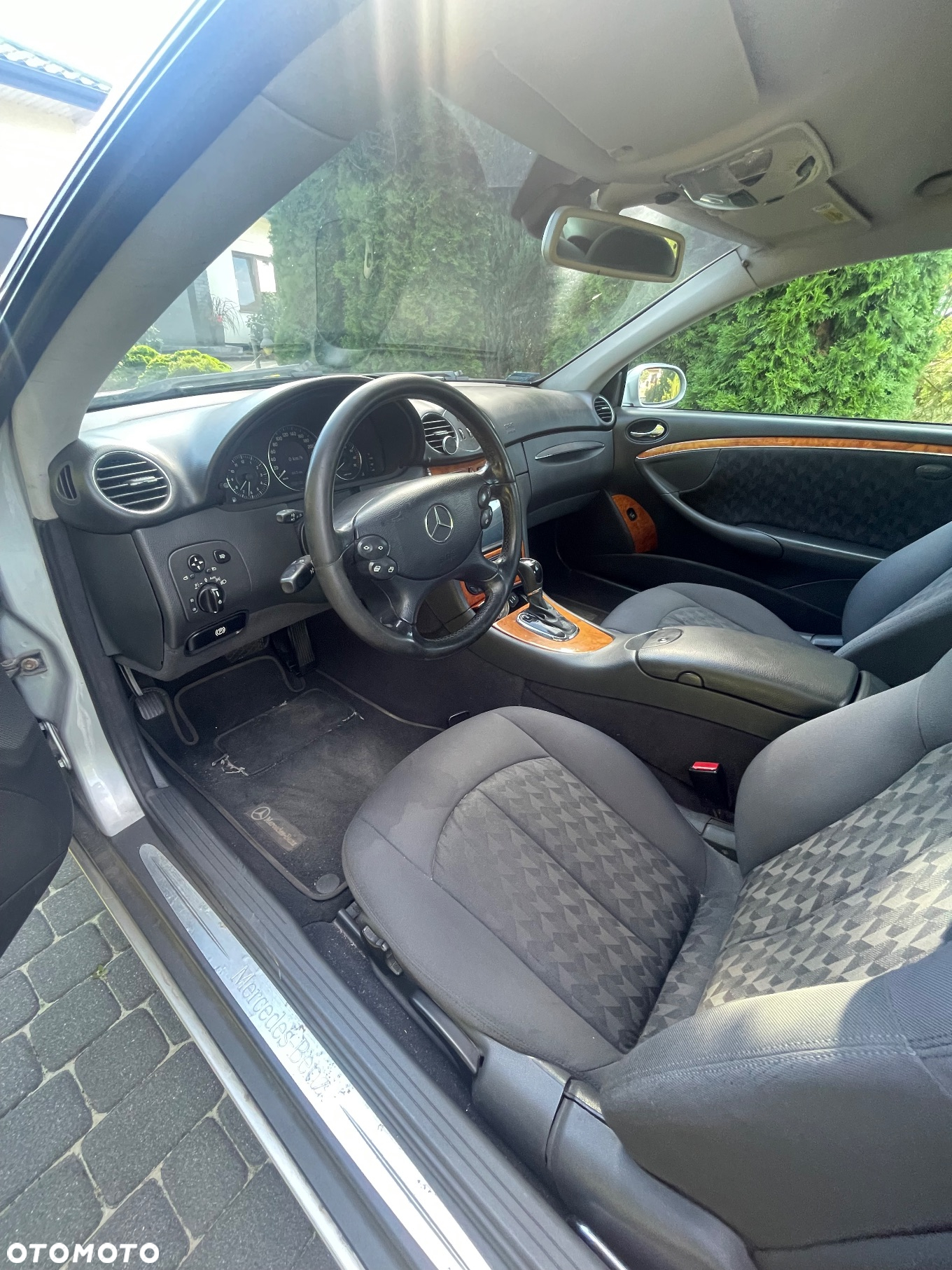 Mercedes-Benz CLK - 11