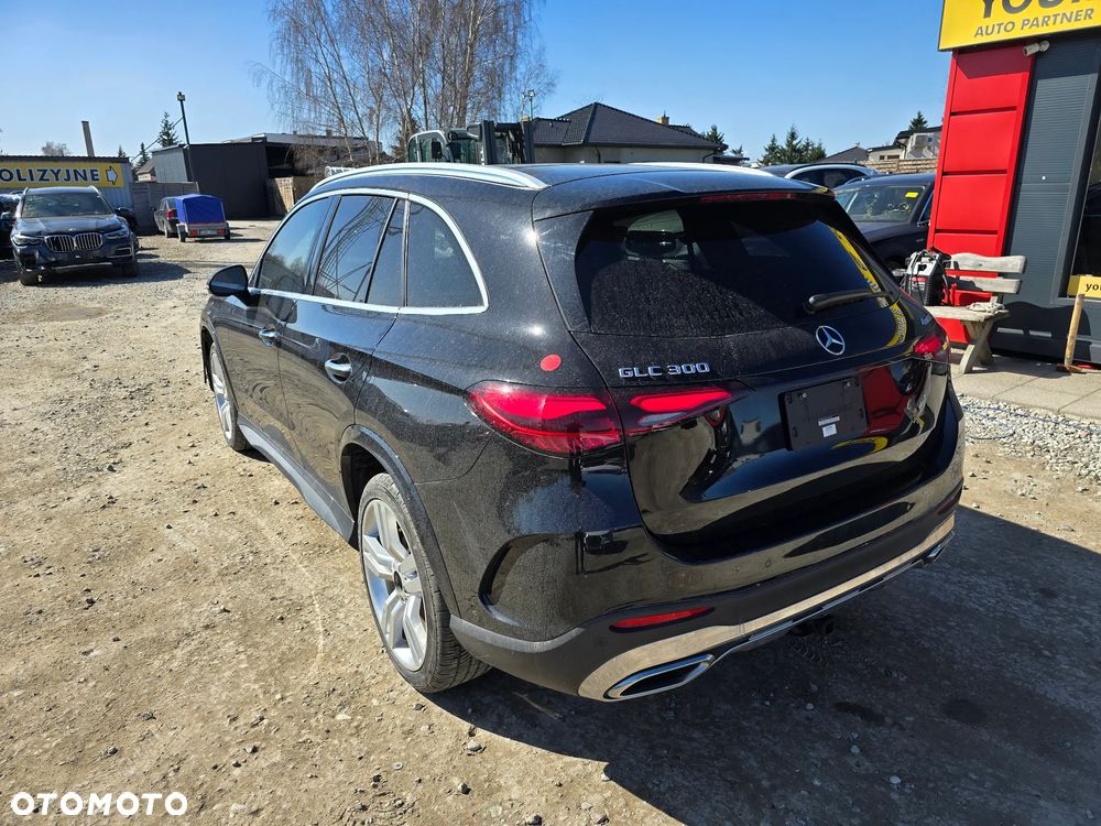 Mercedes-Benz GLC 300 4Matic 9G-TRONIC Edition Avantgarde - 3