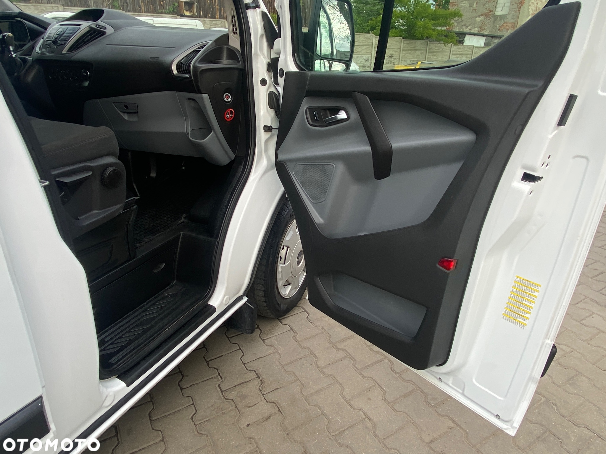 Ford TRANSIT CUSTOM - 17