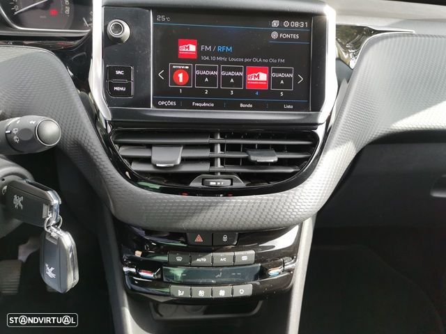Peugeot 2008 1.2 PureTech Active - 17