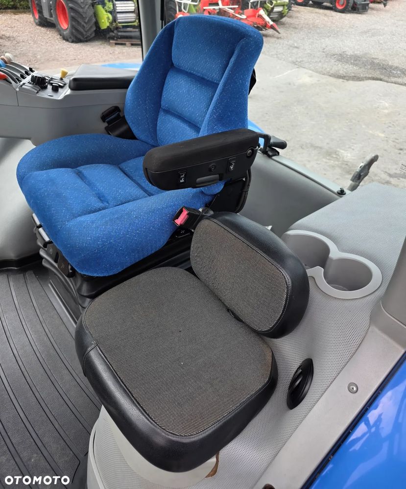 New Holland T8020 - 11