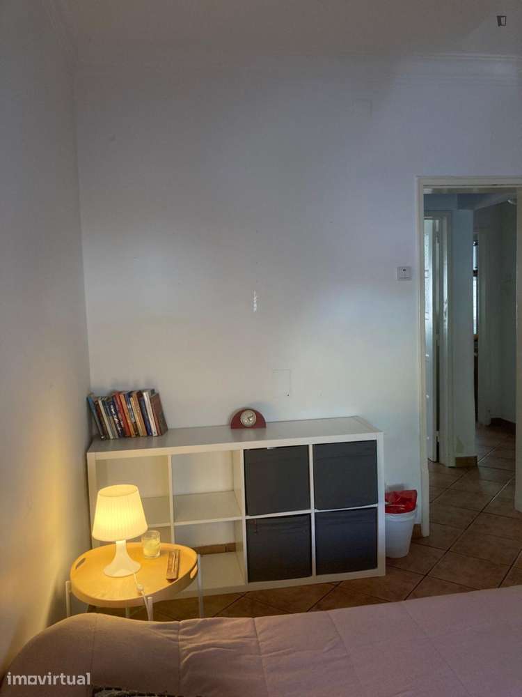 Quarto - localizado em Linda-a-Velha Lisbon - Grande imagem: 2/8