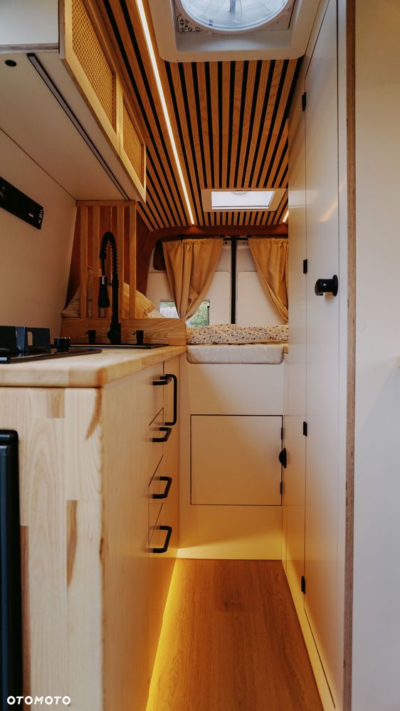 Mercedes-Benz Sprinter 907.235 - 11