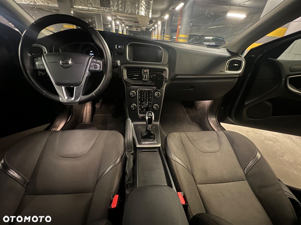 Volvo V40 T3 Drive-E Momentum - 15