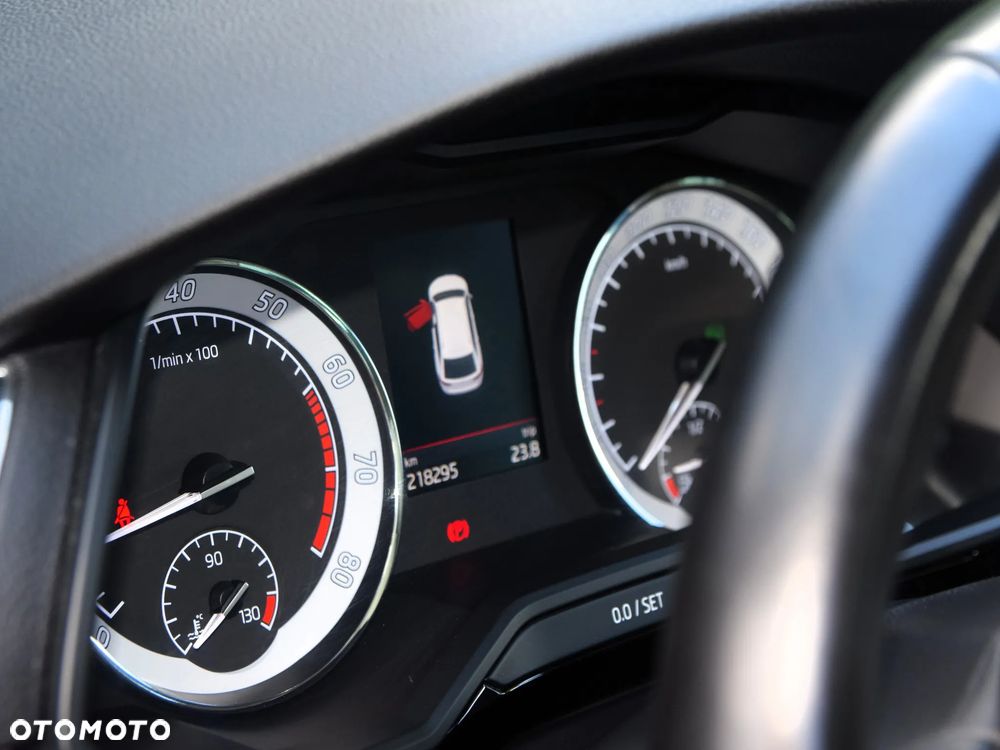 Skoda Superb 2.0 TSI 4x4 L&K DSG - 23