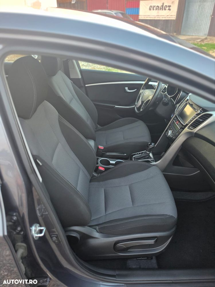 Hyundai i30 blue 1.6 CRDi DCT Passion - 17