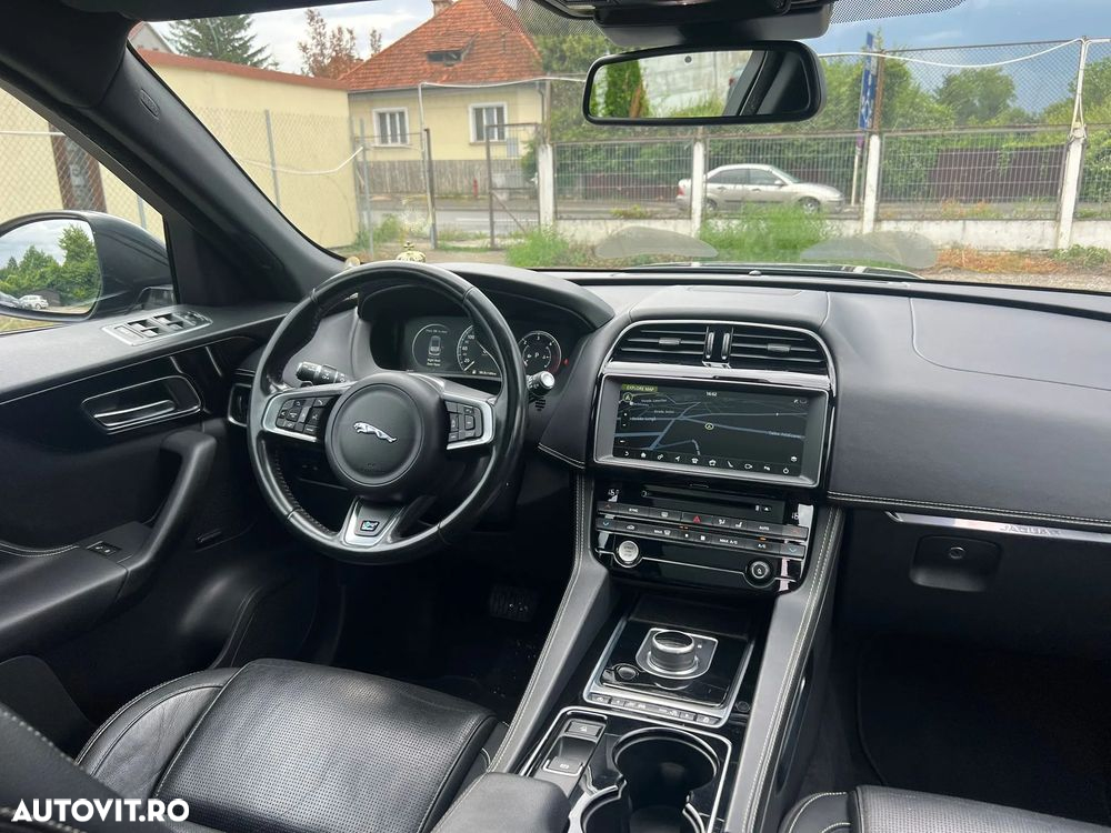 Jaguar F-Pace 20d AWD Aut. R-Sport - 4