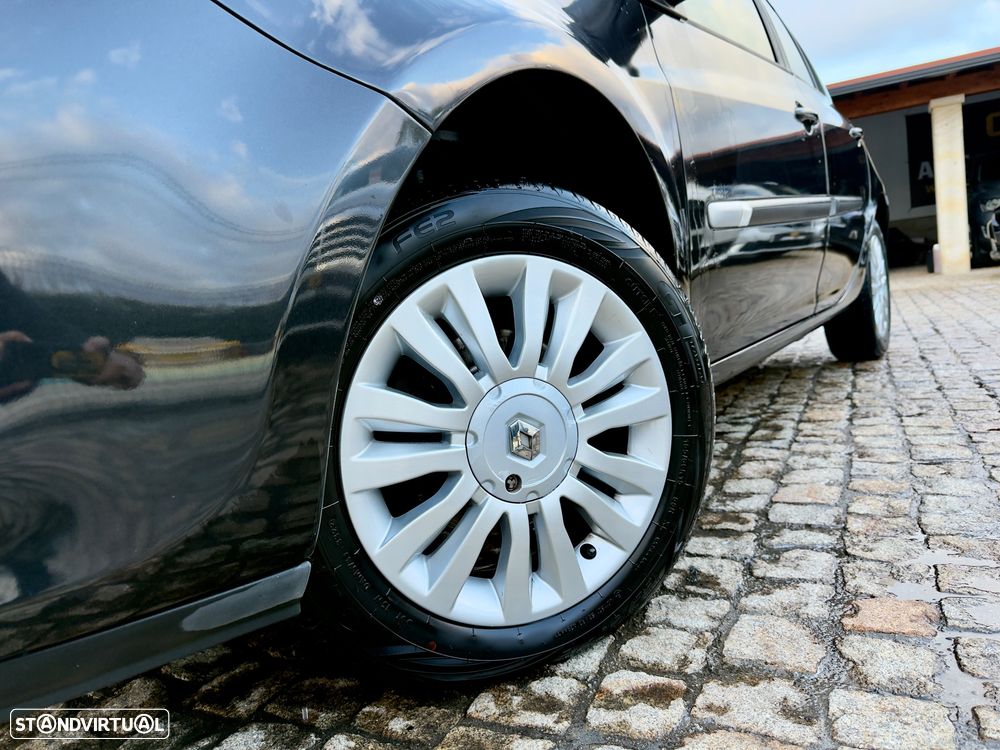 Renault Clio 1.2 16V Dynamique S - 13