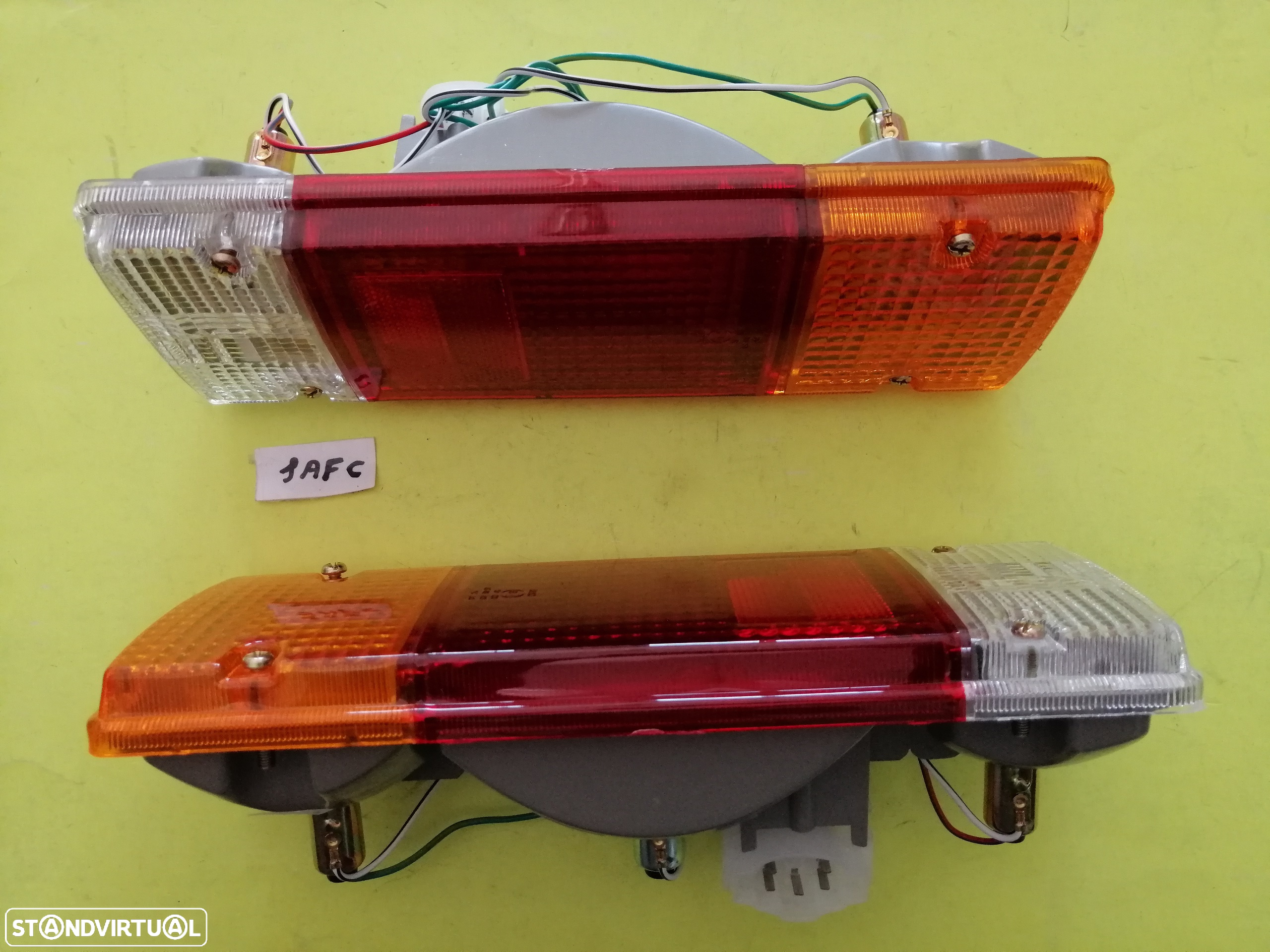 farolins de stop Toyota Hilux Dyna (NOVOS) - 2
