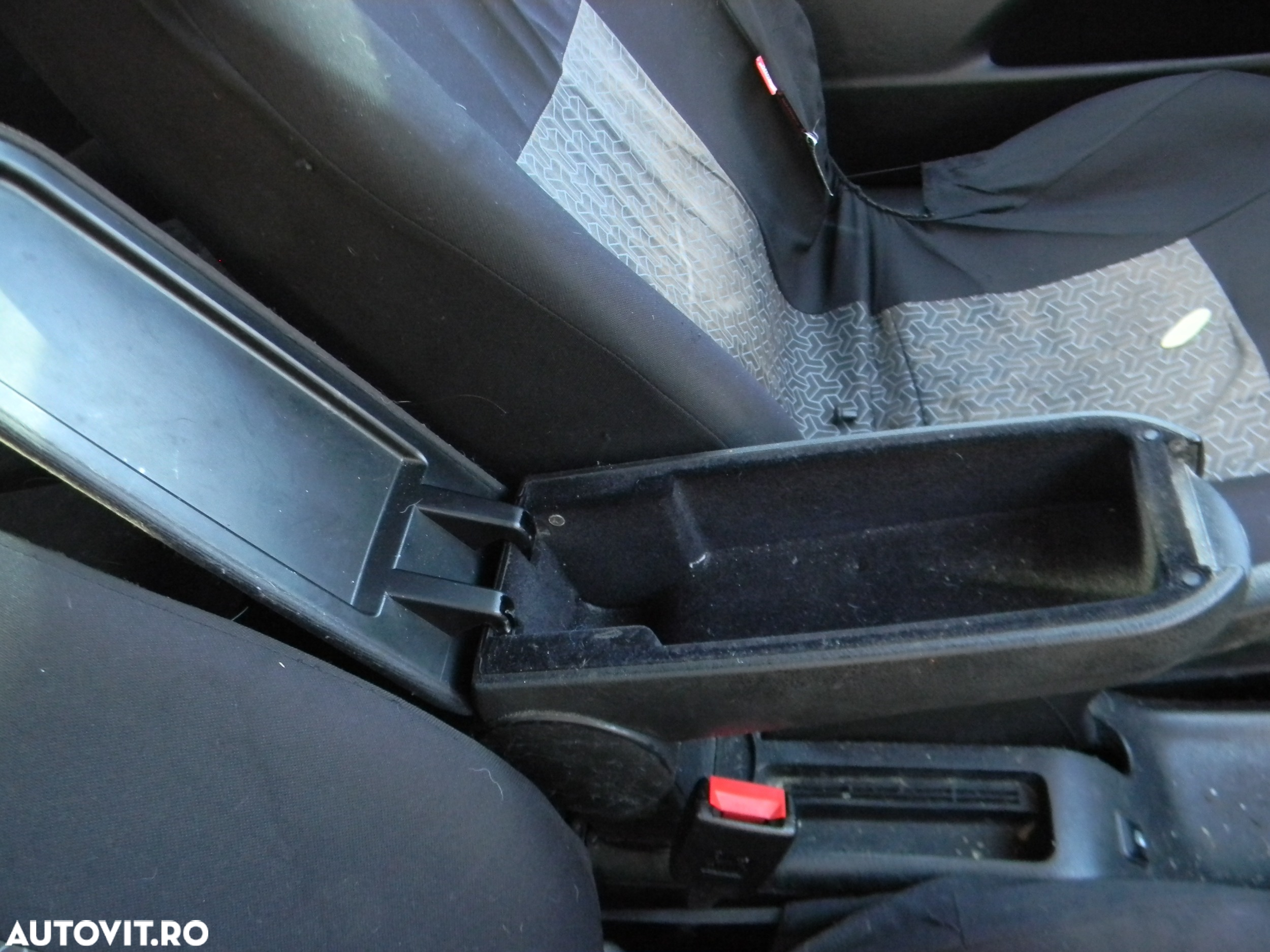 Dezmembrari  VW GOLF 4  1997  > 2006 1.6 16V Benzina - 24
