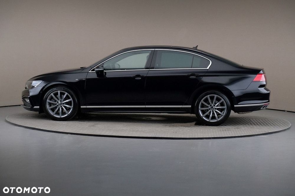 Volkswagen Passat - 4