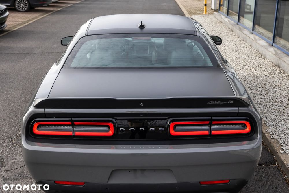 Dodge Challenger - 20