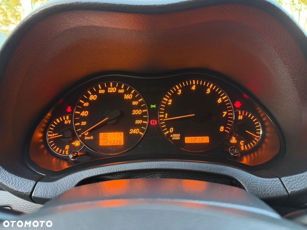 Toyota Avensis - 28