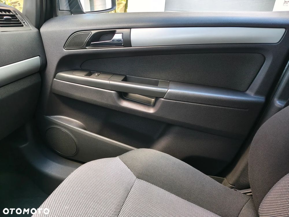 Opel Zafira 1.6 Cosmo - 19