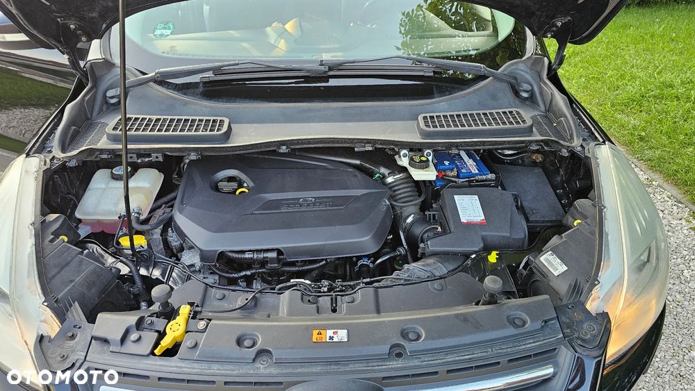 Ford Kuga 1.6 EcoBoost 2x4 Trend - 28