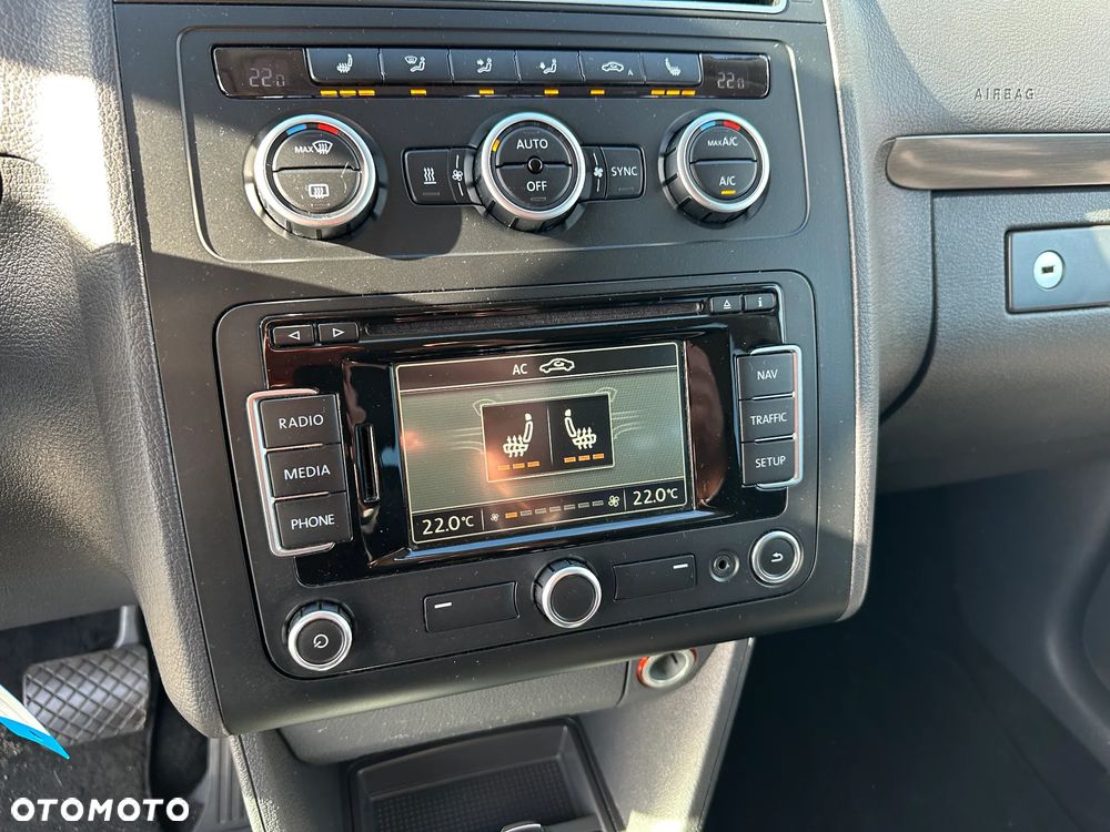 Volkswagen Touran - 14