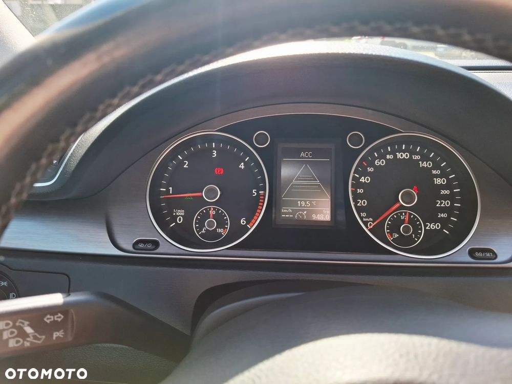 Volkswagen Passat 2.0 TDI BlueMotion Technology Comfortline - 27