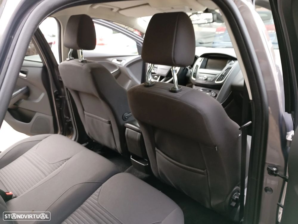 Ford Focus 1.0 EcoBoost S&S Aut. Titanium - 11