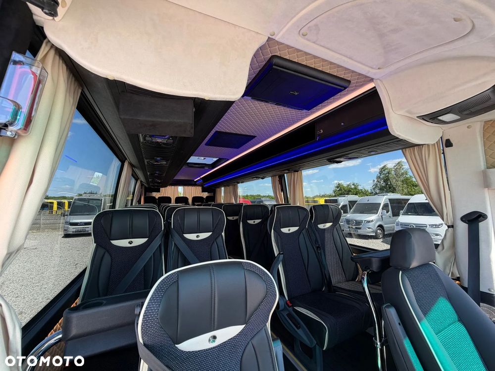 Mercedes-Benz Sprinter 519 - 25