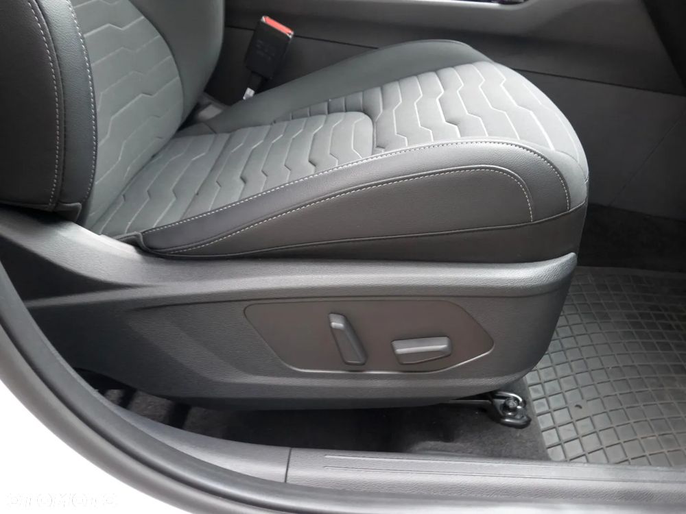 Kia Sportage 1.6 T-GDI MHEV Business Line 2WD DCT - 16