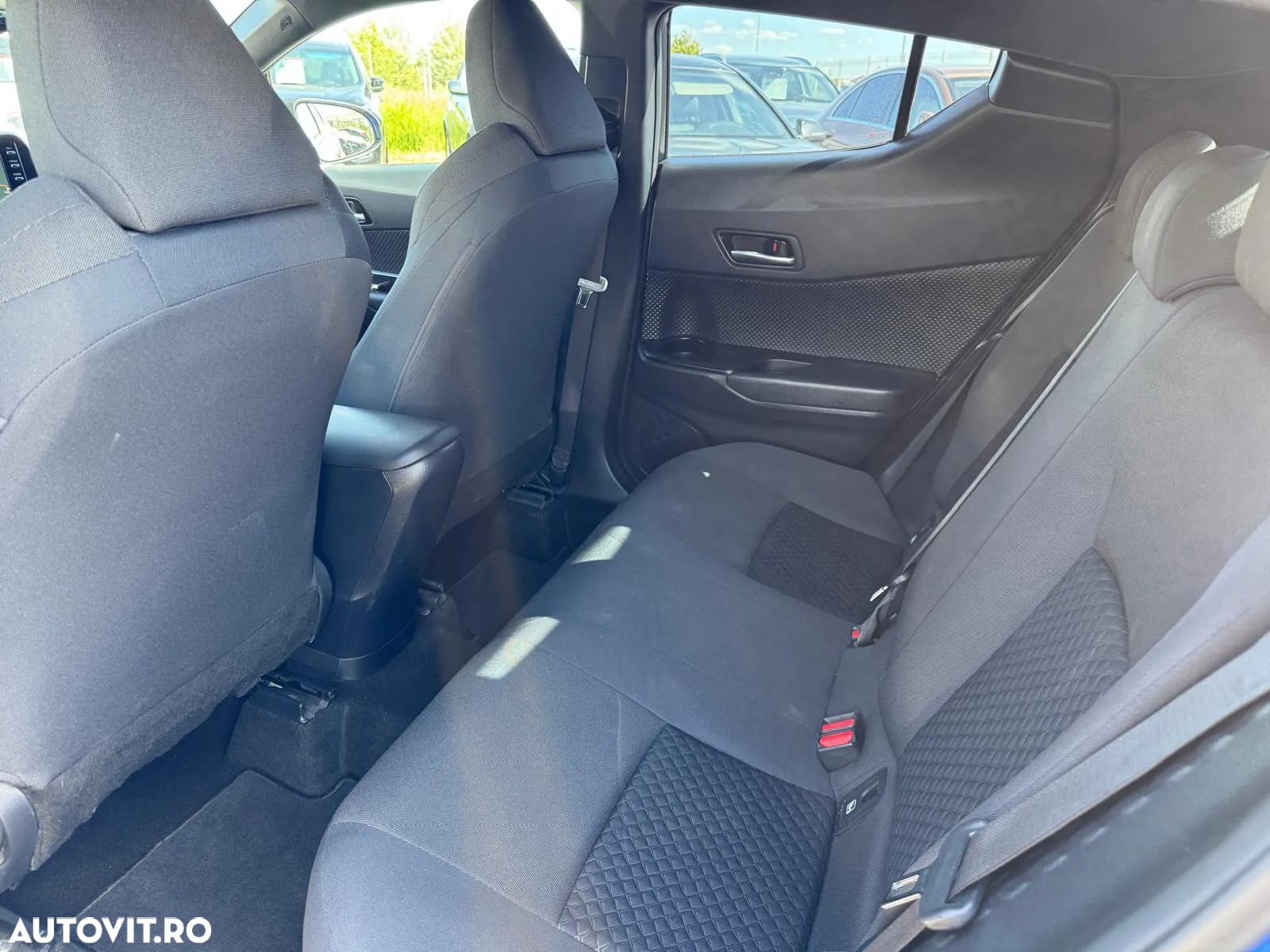 Toyota C-HR 1.8 HEV 140 CP 4x2 CVT Dynamic - 10