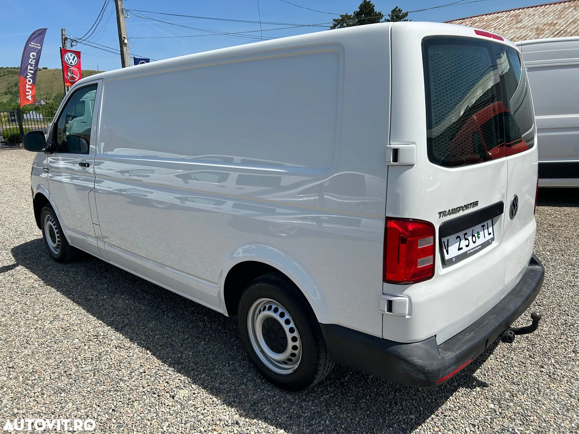 Volkswagen Transporter - 2