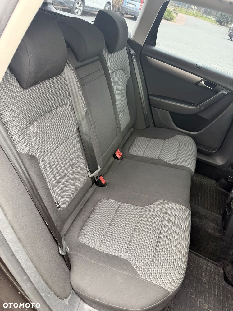 Volkswagen Passat - 10