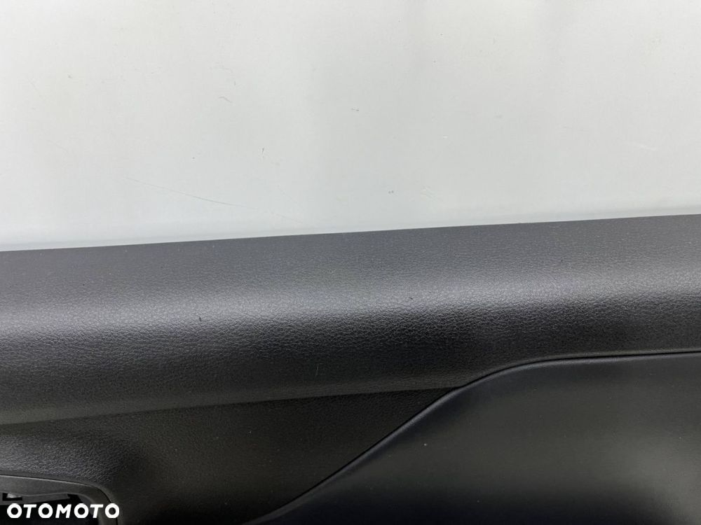 Tapicerka Jeep Renegade 14r.- prawy przedni boczek drzwi pasażera podświetlana klamka ekoskóra - 14