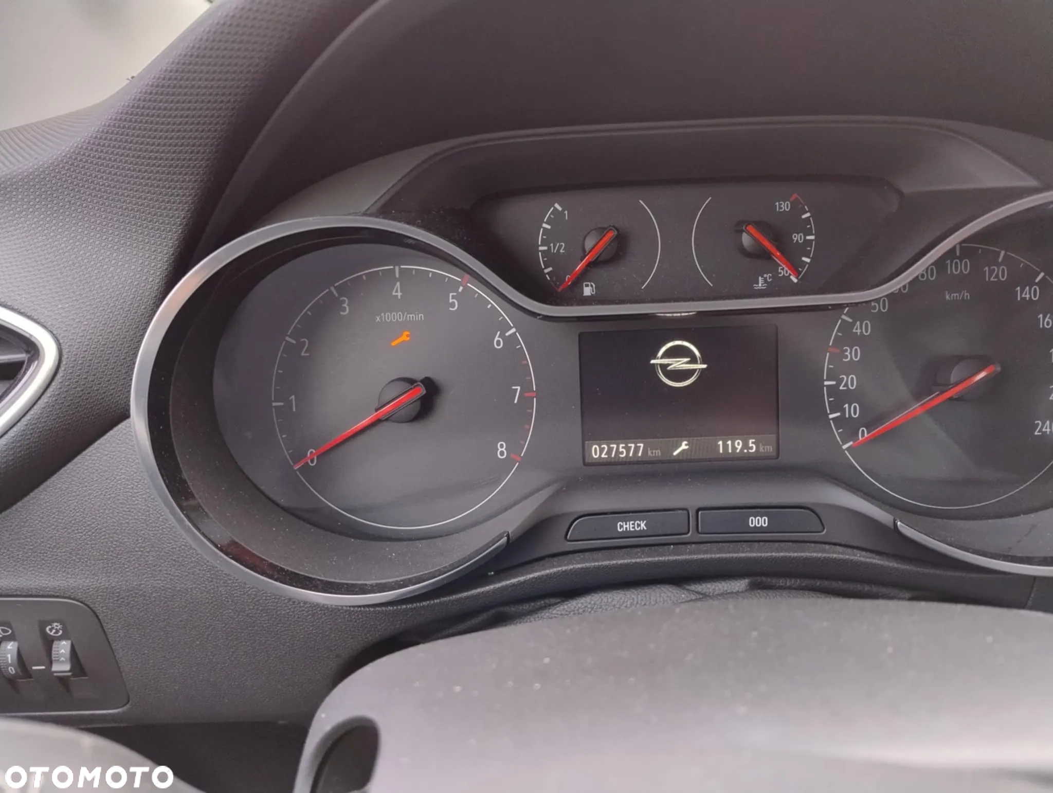 Opel Crossland X - 16
