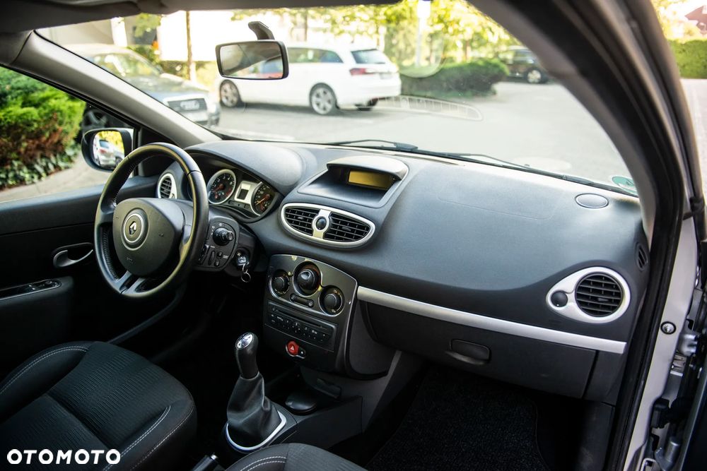 Renault Clio 1.2 16V Dynamique - 25