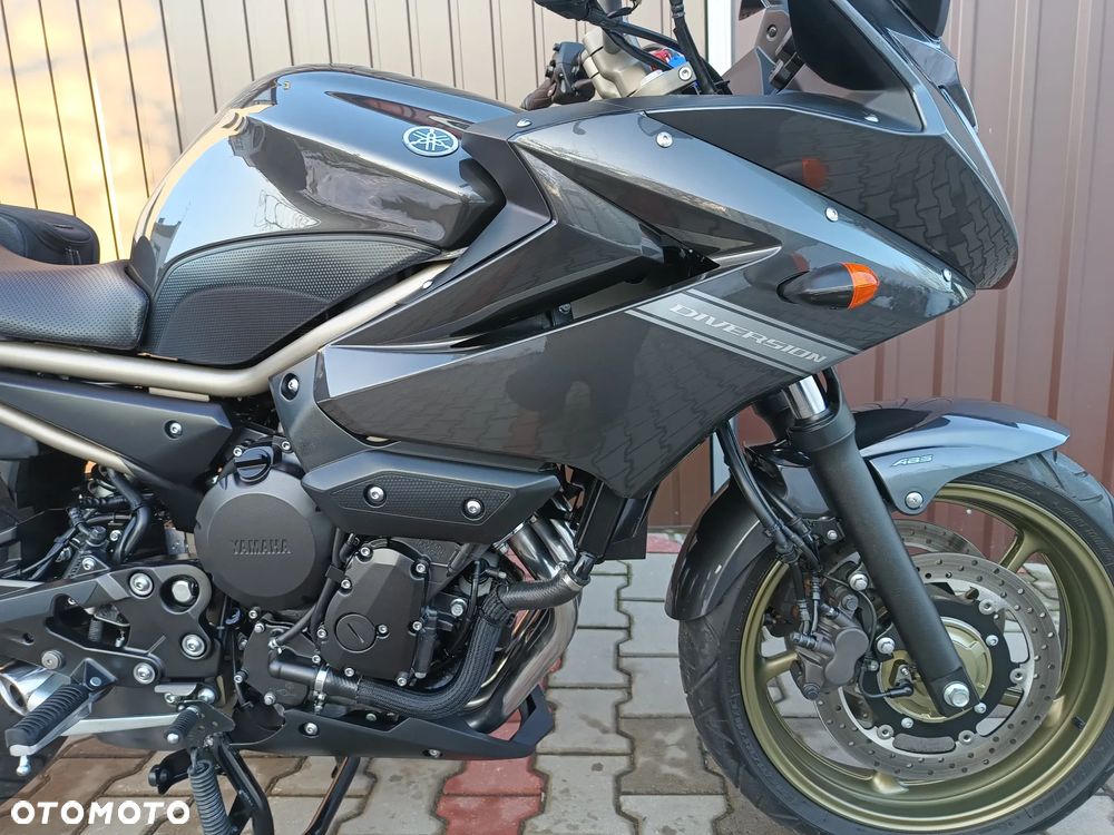 Yamaha XJ - 9